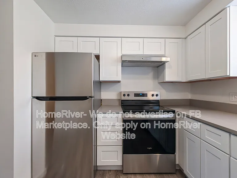 3211 S Regal St #5 — Photo 7