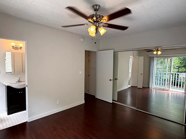 5044 W Maplewood Ave #8 — Photo 19
