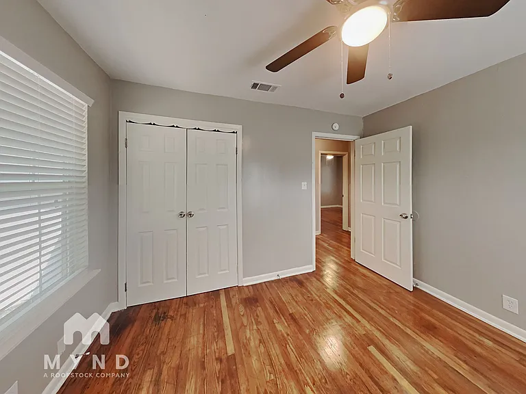 510 E University Ave — Photo 12