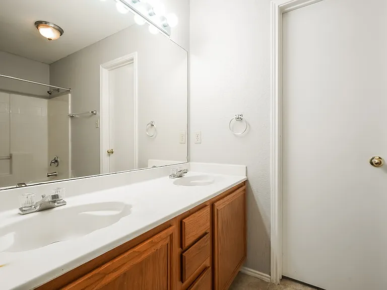 3612 Garden Springs Dr — Photo 10