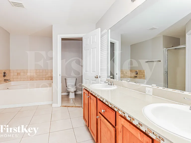 414 Willowbrook Dr — Photo 12