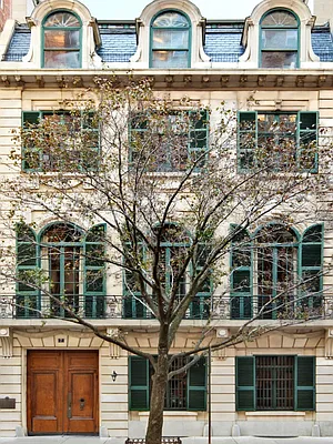 Sold by Sotheby's International Realty | media 1