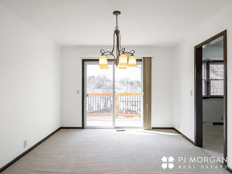 1312 S 118th St — Photo 22