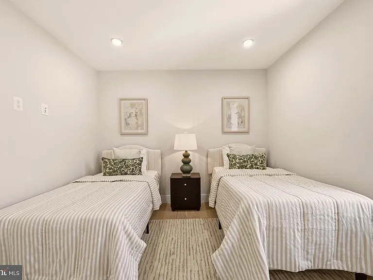 724 Rock Creek Church Rd NW #A — Photo 31