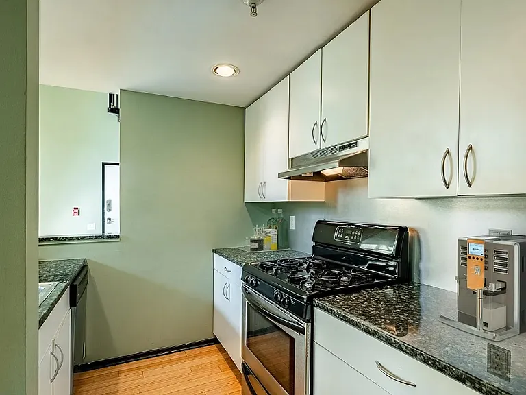 182 Gay St #606 — Photo 3