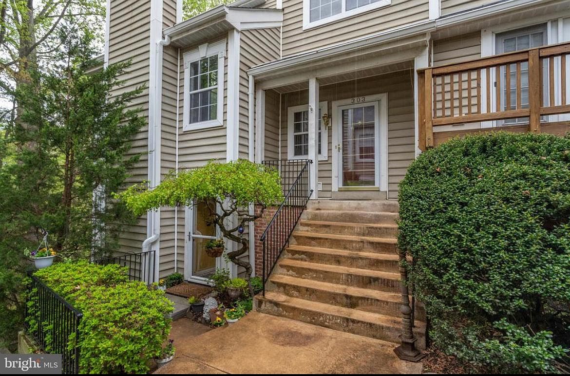 303 Overlook Dr, Occoquan, VA 22125 Zillow