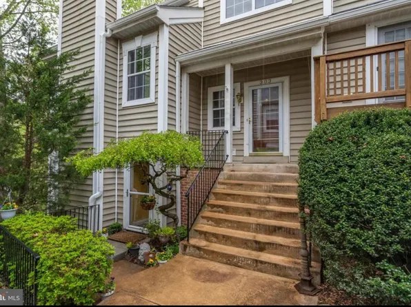 303 Overlook Dr #5, Occoquan, VA 22125