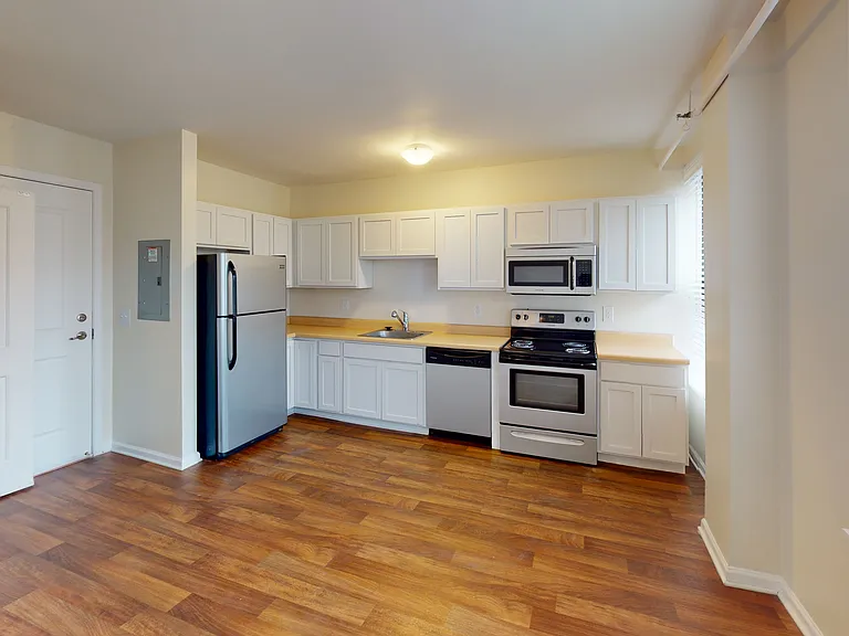 The Ashley Apartments — Photo 34