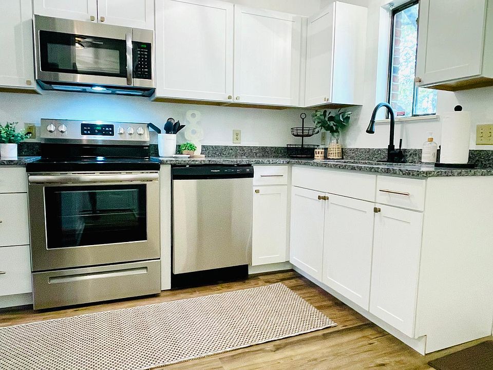 1st image of 108 Autumn Creek Ln