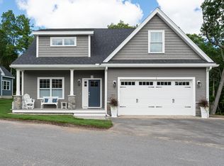 2 Midtrail Crossing Ln, Windham, NH 03087