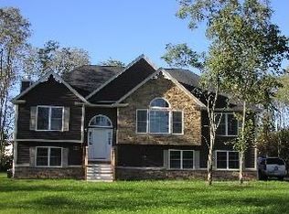 3 Paulette Ln, Wappingers Falls, NY 12590