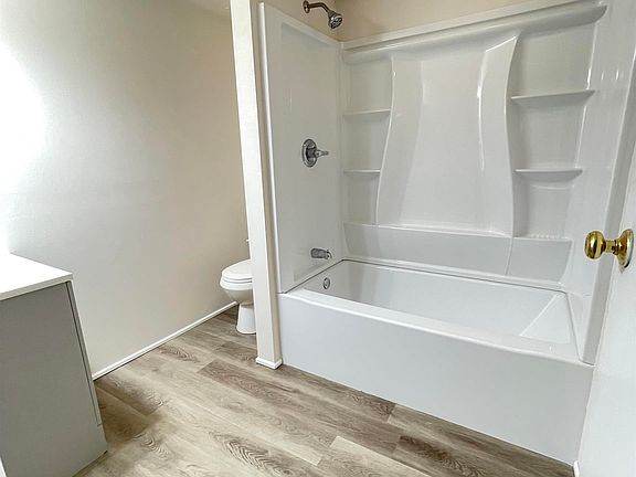 5th image of 325 S 5th St Trailer 48