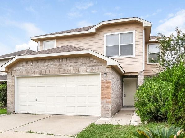 7423 Village Lake Dr