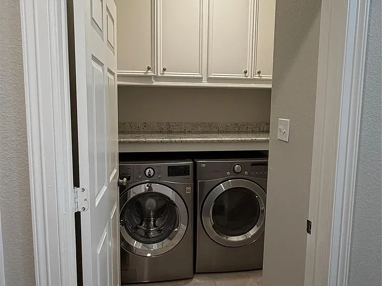 1523 Glen Oaks Dr — Photo 9