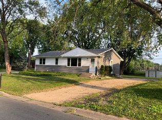 2100 Garnet Ln, Eagan, MN 55122