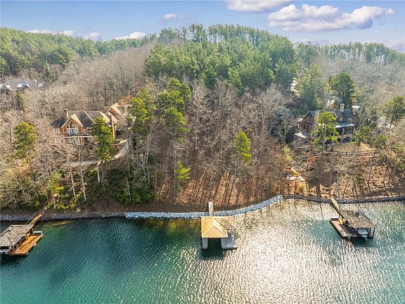 3rd image of 113 Deep Cove Ct