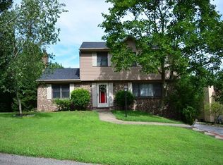 12 Scobbo Dr, Pittsburgh, PA 15209