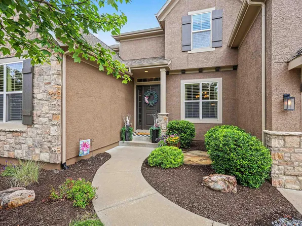 9404 W 163rd Pl, Overland Park, KS 66085