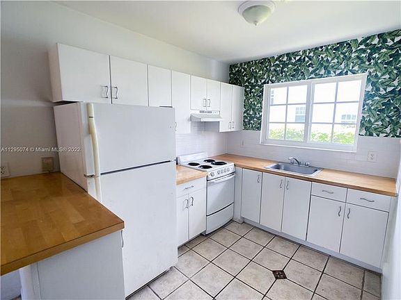 4th image of 833 10th St #104