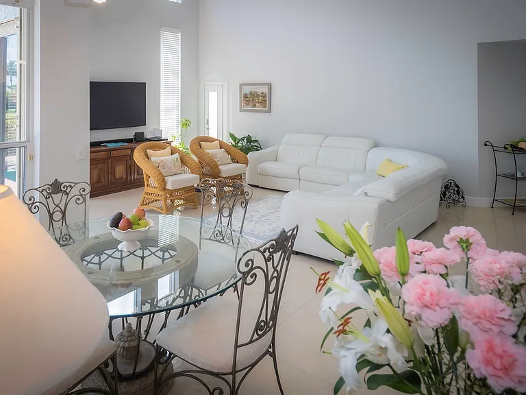 10849 Bal Harbor Dr — Photo 16