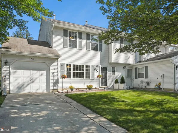 1 Winchester Ct, Bordentown, NJ 08505