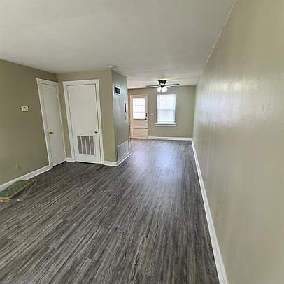 3rd image of 1527 Anderson St
