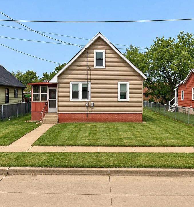 1st image of 1132 Railroad STREET