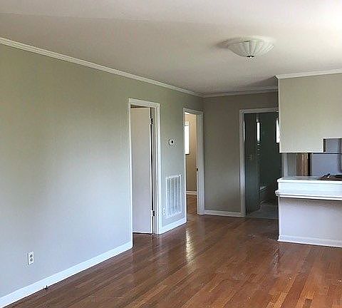5th image of 506 Martin Dr NW