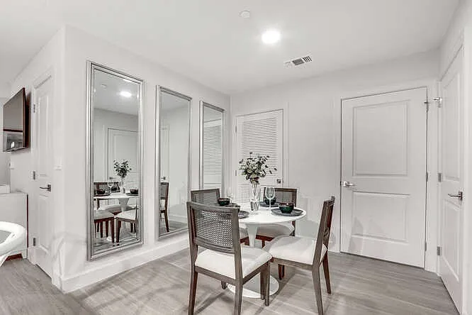 Dine in Style