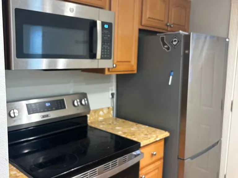 5420 Roundtree Ct #B — Photo 3