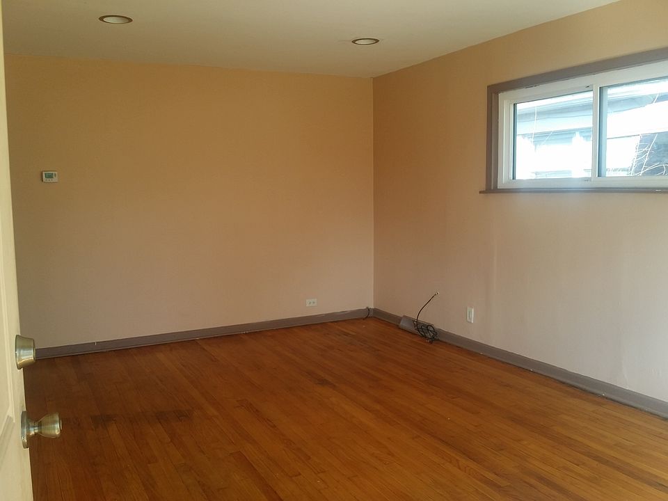 2nd image of 15834 Ashland Ave