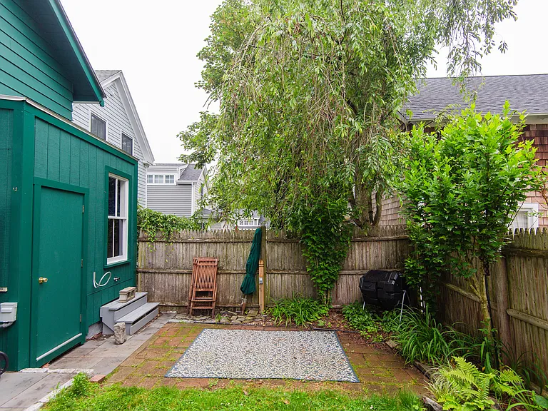 12 Maitland Ct — Photo 3