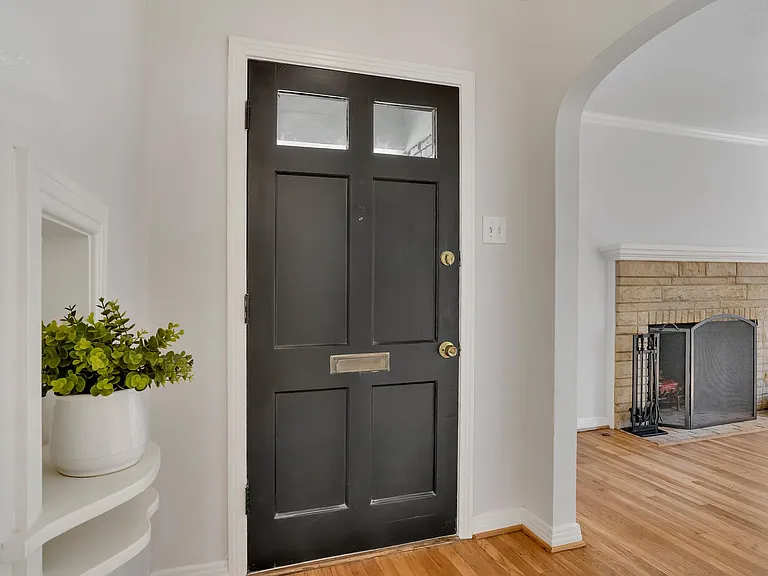 2631 Ivandell Ave — Photo 4