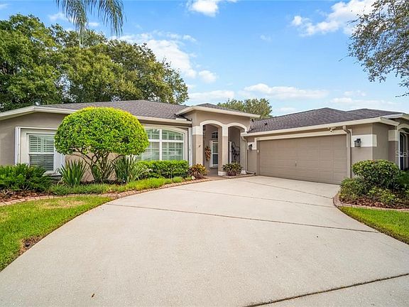 2nd image of 2711 Villa Dr