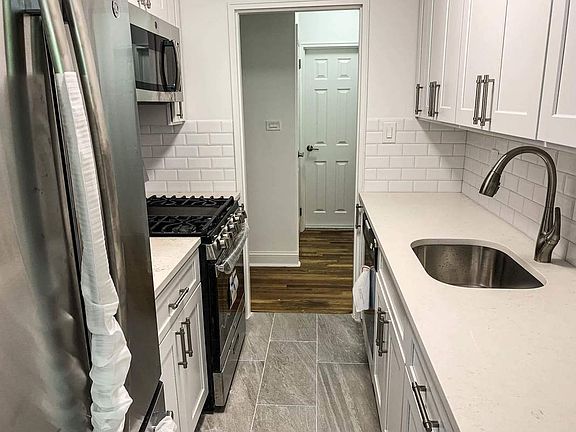 3rd image of 14205 Roosevelt Ave #32