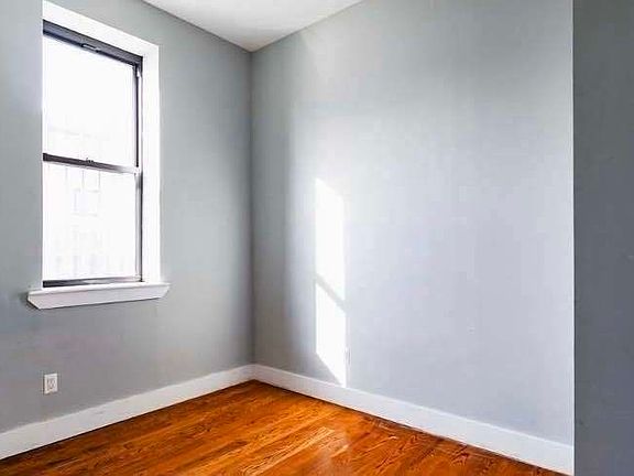 4th image of 1503 Gates Ave #1BC