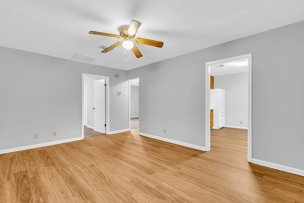 Building Photo - 412 S 6th St #2