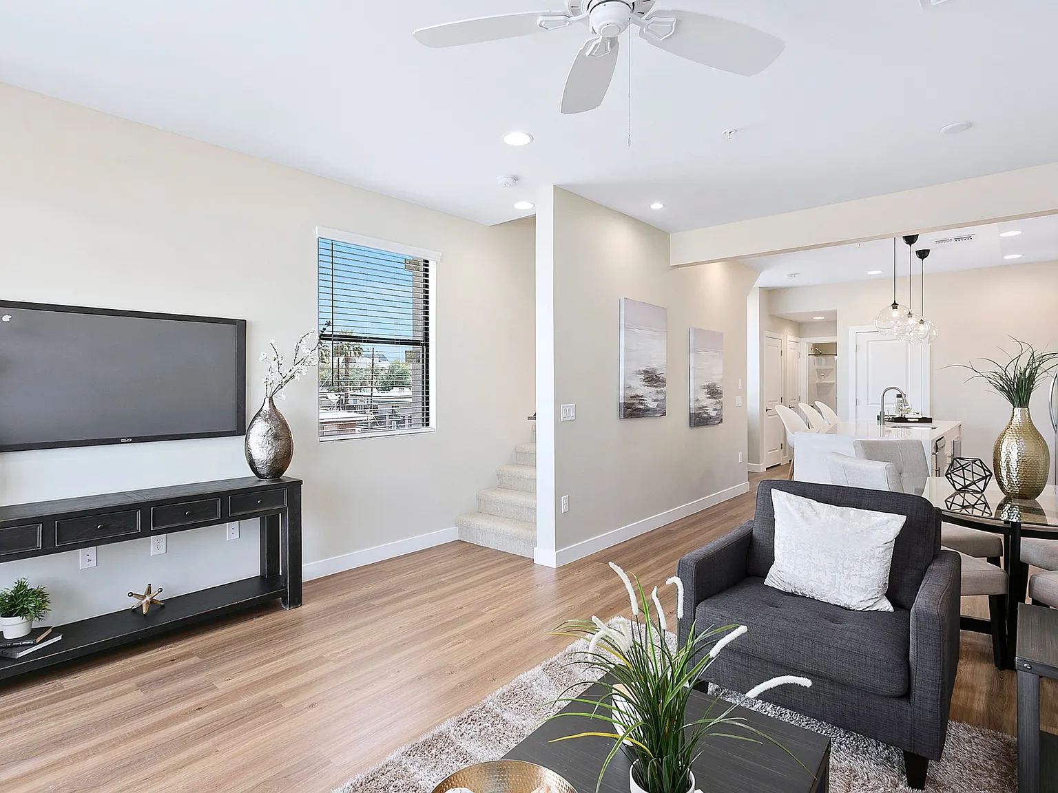 The Hardy Tempe Townhome Living — Photo 3