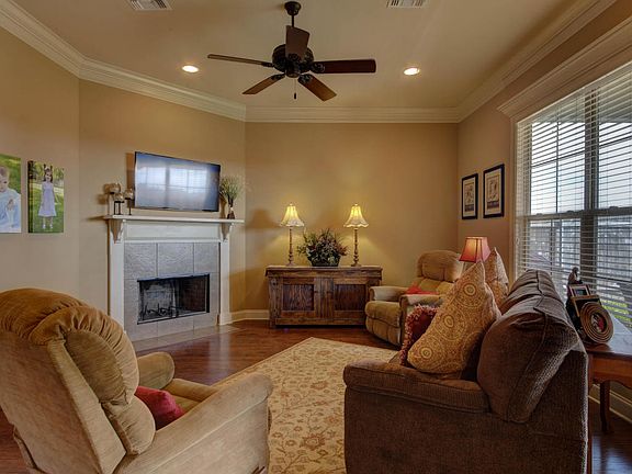 4th image of 110 Crenshaw Dr