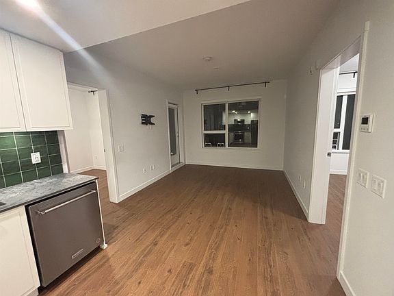 2nd image of 645 Como Lake Ave #414