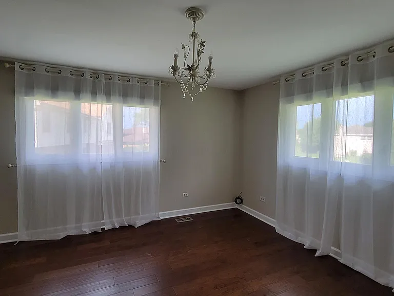 1301 Virginia Dr — Photo 13