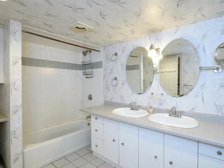 18 Atherton Rd #G — Photo 9