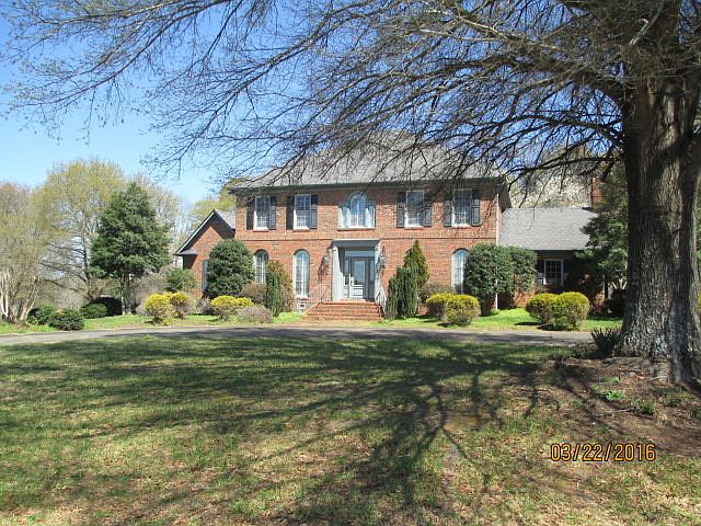 1st image of 3130 Suffolk Dr