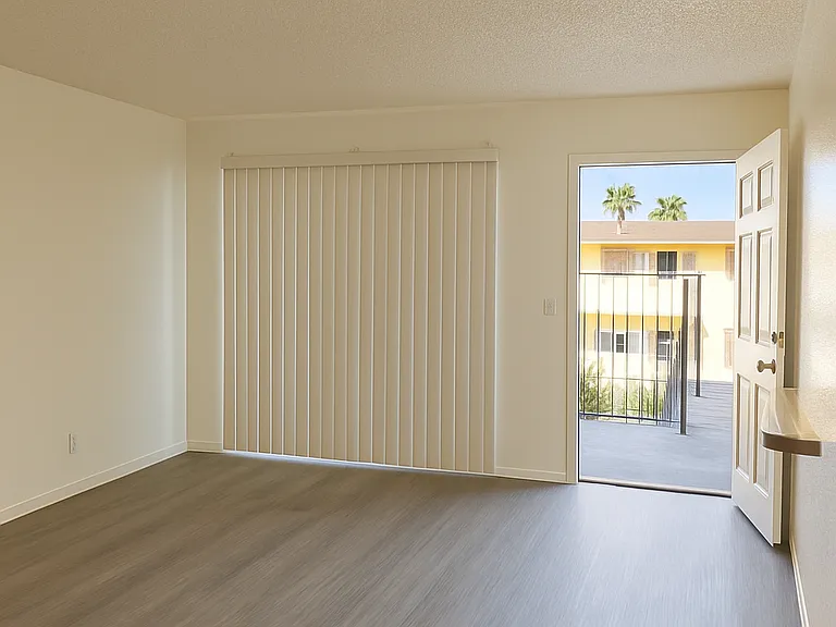 301 N Sunrise Way #6 — Photo 5