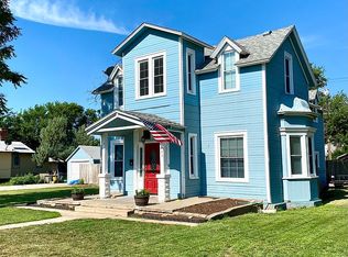 323 N 10th St, Garden City, KS 67846