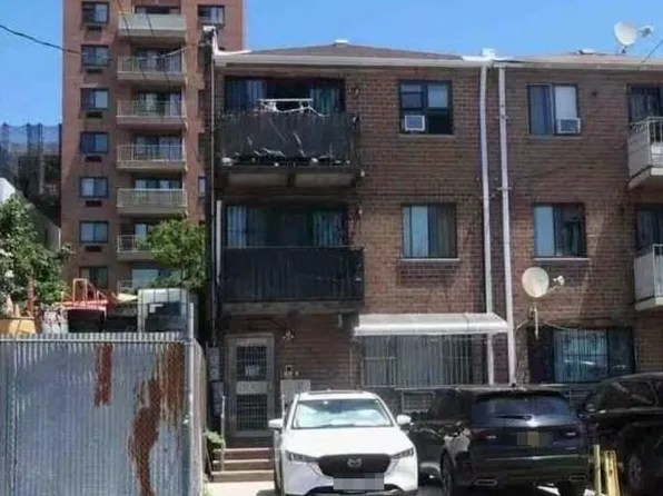 31-41 Linden Place, Flushing, NY 11354