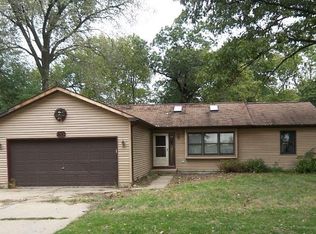 300 Pine St, Millington, IL 60537