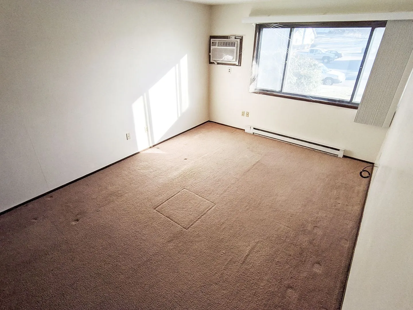 1 Bedroom in Lonsdale — Photo 3