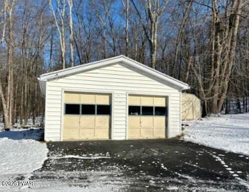 2nd image of 100 Schoolhouse Rd