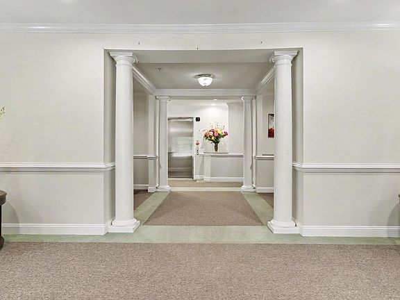 3rd image of 13220 Fox Bow Dr APT 104